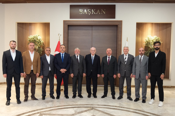 Kahraman, Çorum Belediyesini ziyaret etti