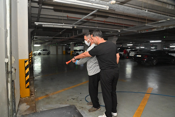 Manisa’da halk sağlığı için kapalı alanlarda ilaçlama çalışması