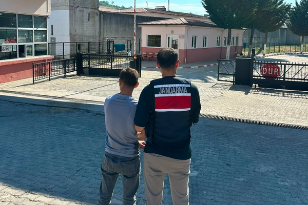 Kocaeli’de hakkında 14 yıl 9 ay hapis cezası bulunan şahıs yakalandı