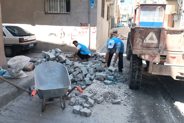 Eyyübiye’de doğalgaz sonrası bozulan sokaklar baştan sona yenileniyor