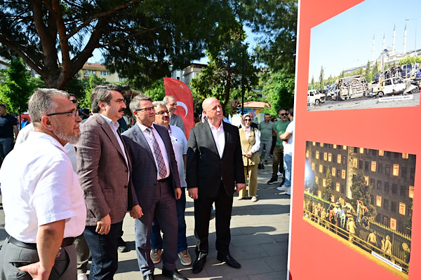 Bursa’da 15 Temmuz Demokrasi ve Milli Birlik Günü fotoğraf sergisi açıldı