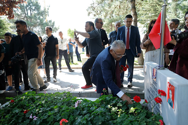 Kayseri’de 15 Temmuz’un 10. yıl dönümünde şehitlikler ziyaret edildi