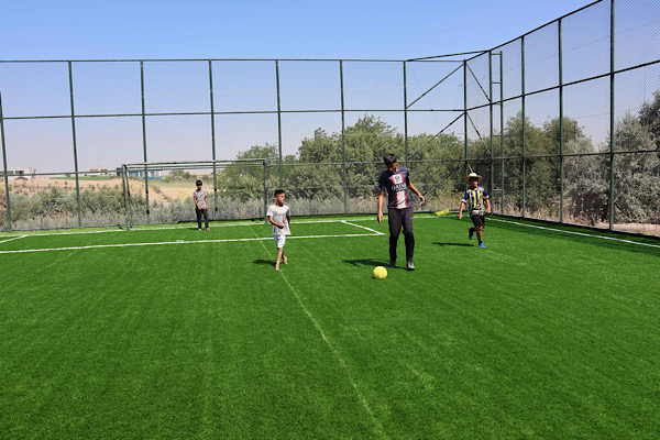 Haliliye’de kırsal mahallelere 15 yeni halı saha kazandırılıyor