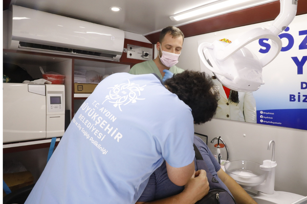 Aydın’da mobil diş klinikleri Germencik ve Koçarlı’da vatandaşlarla buluştu