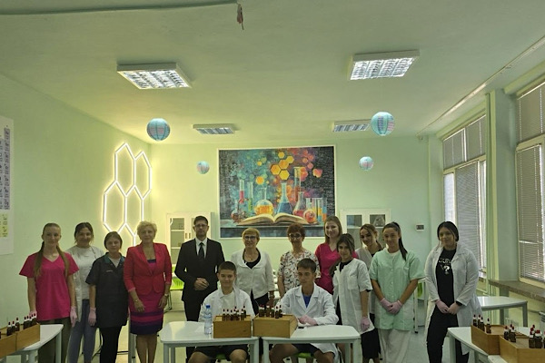 Plevenli öğrenciler, kimya ve yazılım alanındaki projelerini tanıttı