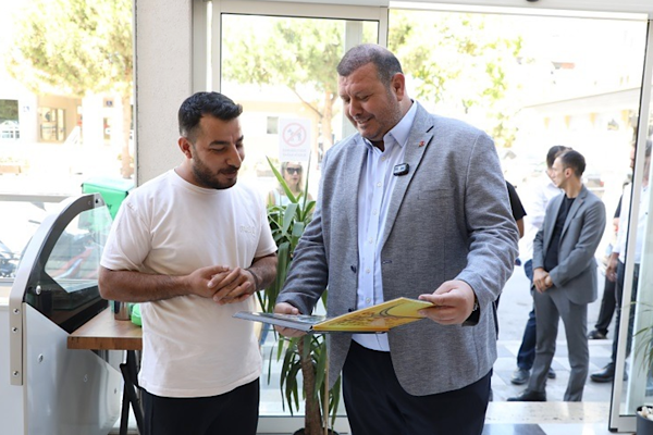  Başkan Çiçek, sahada vatandaşlarla bir araya geldi