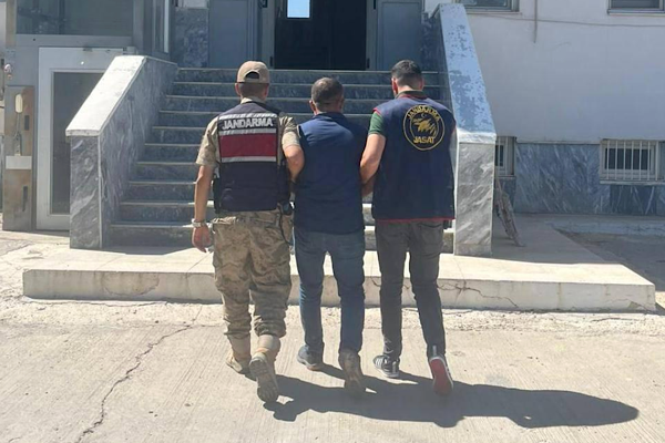 Şanlıurfa’da 4 yıl 2 ay hapis cezası bulunan 2 kişi yakalandı
