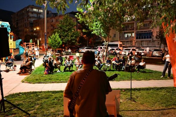 Akustik Yaz Akşamları Manisa’da müzikseverleri buluşturdu