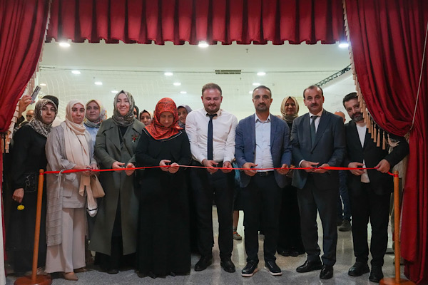 Trabzon’da Selma Berber ve Öğrencileri Vefa Tezhip Sergisi açıldı