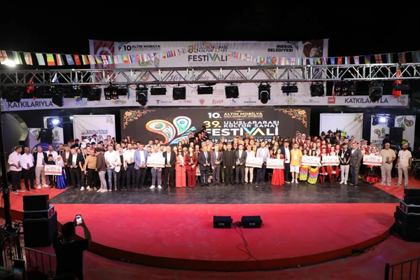 İnegöl Kültür Sanat Festivali’nde halk dansları gösterileri sürdü