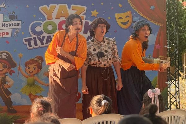 Maltepe’de çocuklar “Güzel ve Çirkin” tiyatro oyunuyla buluştu