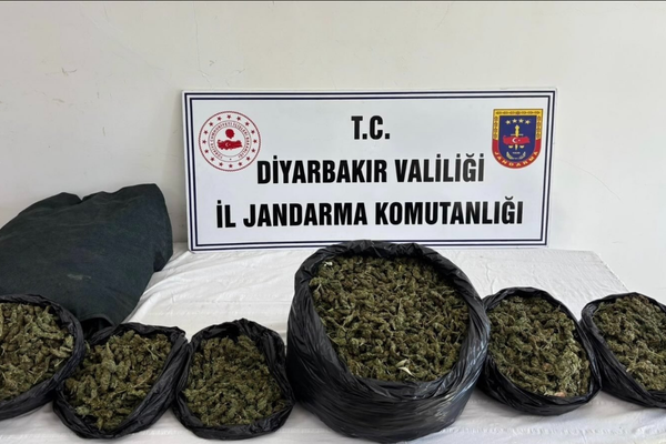 Diyarbakır’da uyuşturucu operasyonlarında 41,3 kilogram esrar ele geçirildi