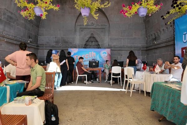 Kayseri Büyükşehir’den ücretsiz tercih danışmanlığına yoğun ilgi