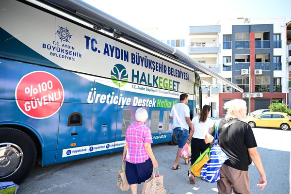 Mobil Halk Ege Et Kuşadası’nda vatandaşlarla buluştu