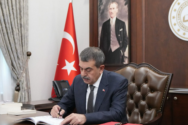 Bakan Tekin, Gürcistan Eğitim Bakanı Mikanadze ile görüştü