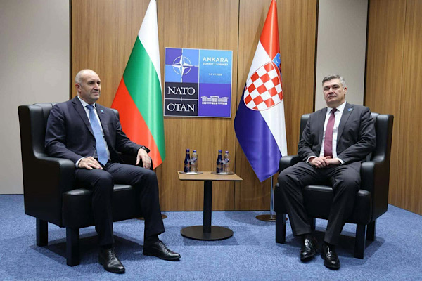 Radev, Hırvatistan Cumhurbaşkanı Milanovic ile bir araya geldi