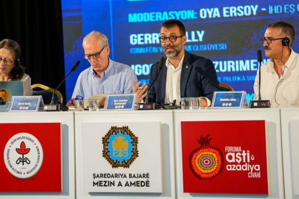 Diyarbakır’da uluslararası barış konferansı düzenlendi