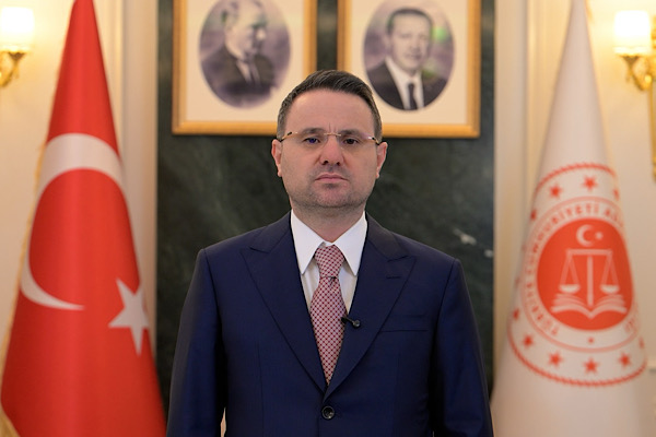 Bakan Gürlek: Hukuk Mesleklerine Giriş Sınavı 27 Eylül’de yapılacak