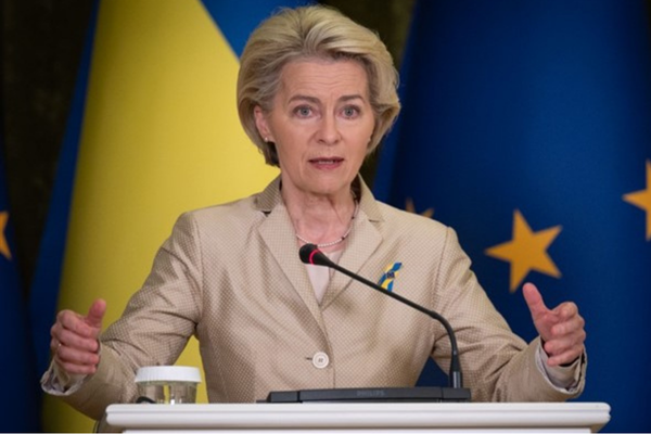 Von der Leyen: Göçmen kaçakçılarına karşı yeni bir yaptırım rejimi sunuyoruz