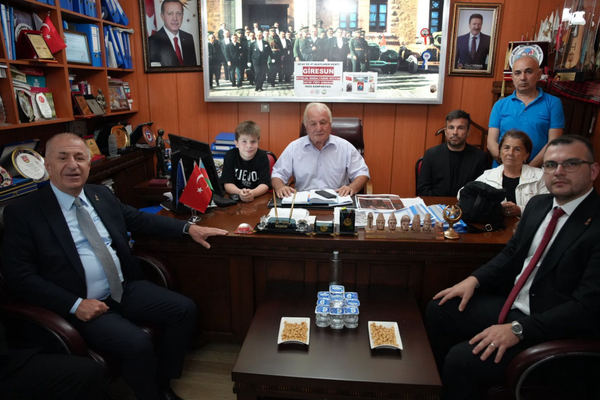 Özdağ, Giresun Esnaf ve Sanatkarlar Odaları Birliği’ni ziyaret etti
