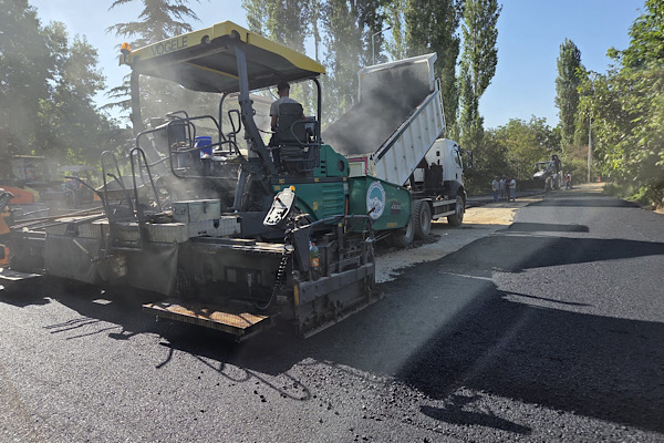 Kayseri’de sıcak asfalt çalışması işlemi başlatıldı