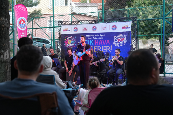 Maltepe’de açık hava konserleri mahalle parklarında sürüyor