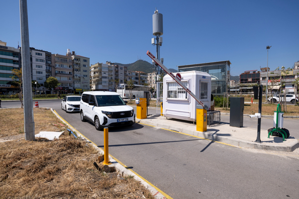 Balçova Metro İstasyonu’nda otopark hizmete açıldı