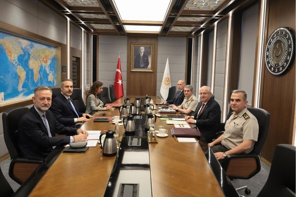 Dışişleri Bakanı Fidan, Milli Savunma Bakanı Güler ile görüştü