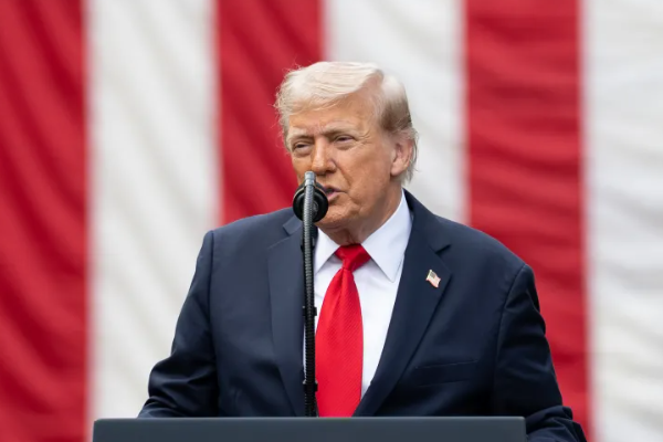 Trump: ABD genelinde tüm bayraklar yarıya indirilecek