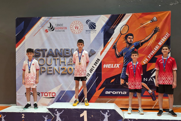 Bursa Büyükşehir Belediyesporlu badmintonculardan İstanbul’da 6 madalya