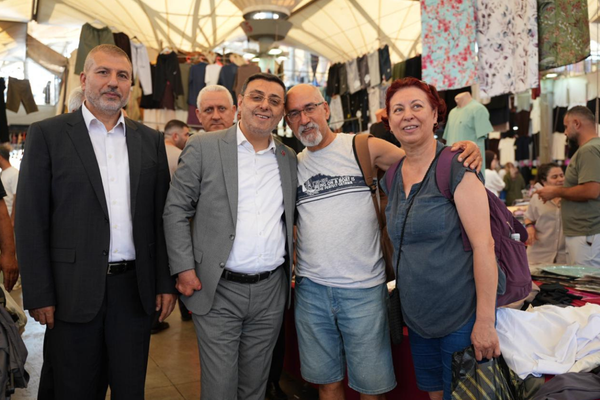 AK Parti İstanbul milletvekilleri üç ilçede saha çalışması gerçekleştirdi
