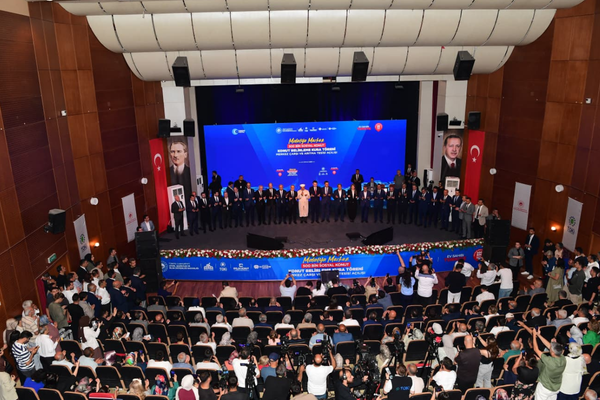 Bakan Kurum, Başkan Er ve meclis üyelerine teşekkür etti