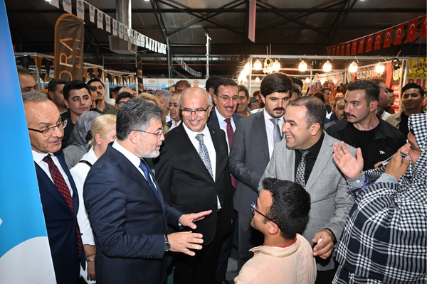 28’inci Malatya Kayısı Festivali ve Fuarı açıldı