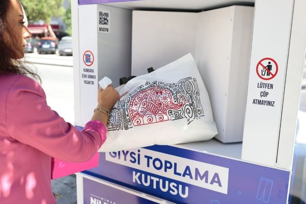 Konak’ta tekstil atıkları giysi toplama kutularında geri dönüştürülecek