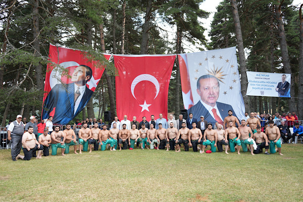 İznik’te Alıç Yaylası Karakucak Güreşleri tamamlandı