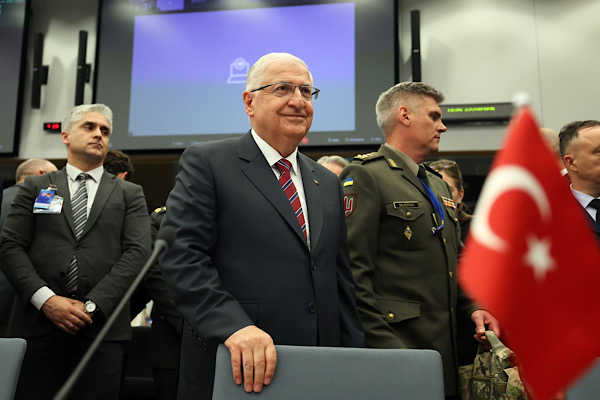 Bakan Güler, Nijer Savunma Bakanı Orgeneral Mody ile telefonda görüştü