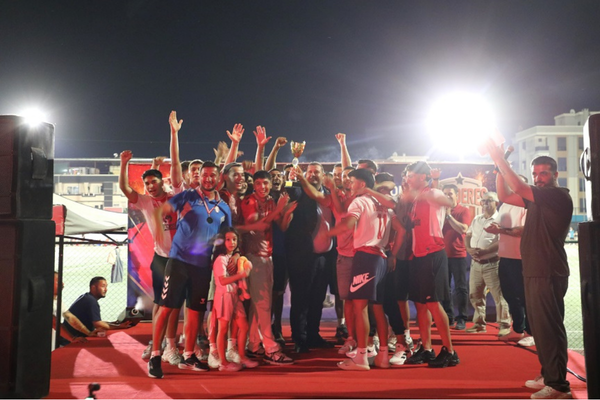 1957 Menderes Spor Kulübü şampiyonluğunu kutladı