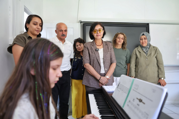 Kayapınar Belediye Eş Başkanı Sincar’dan kültür ve eğitim kurumlarına ziyaret