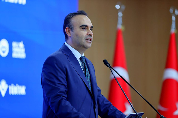 Türkiye’nin yerli atomik saati uzaya fırlatıldı