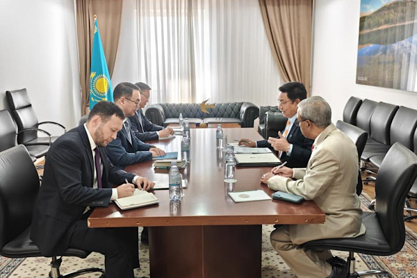 Aşikbayev ve Thangal BRICS ve ikili ilişkileri ele aldı
