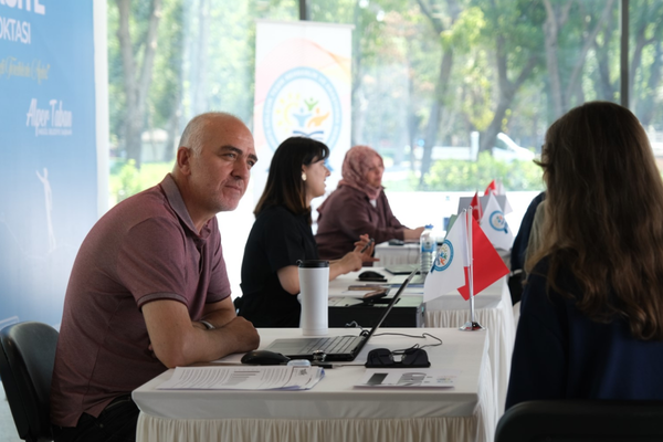İnegöl Belediyesi’nden YKS adaylarına ücretsiz tercih danışmanlığı