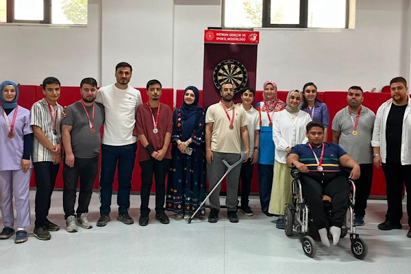 Batman’da Engelsiz Üniversite Projesi kapsamında dart etkinliği düzenlendi