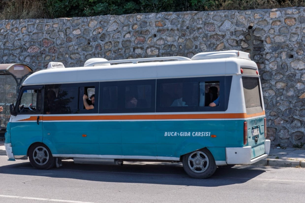 İzmir’de minibüs hatları ve ücretleri dijital ortama taşındı