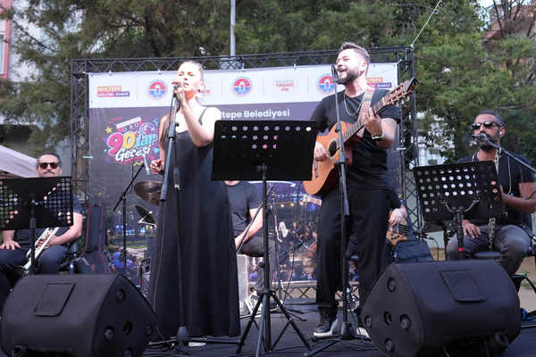 Maltepe’de 90’lar konserleri sürüyor