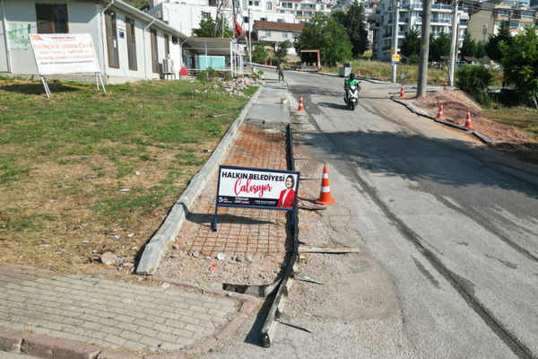 İzmit Belediyesi’nden Gündoğdu Mahallesi’ne yeni beton kaldırım