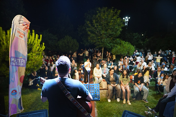 Maltepe’de “90’lar Gecesi” konseri düzenlendi