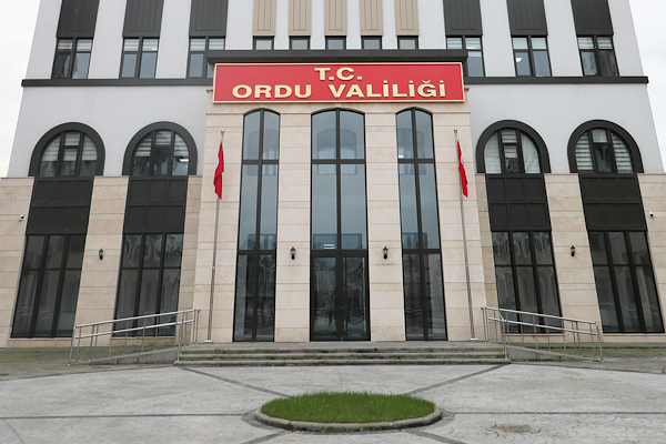 Ordu Valiliği: Denize girmek bir gün süreyle yasaklandı
