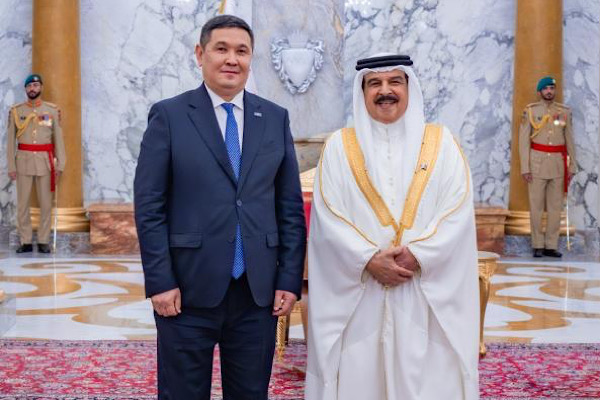 Kazakistan’ın Bahreyn Büyükelçisi Menilbekov, güven mektubunu sundu