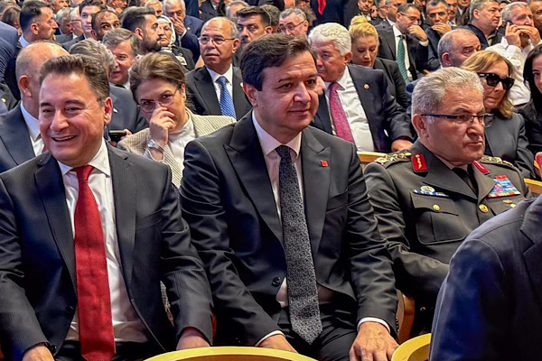 Arıkan, TBMM’deki 15 Temmuz programlarına katıldı