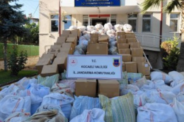 Gebze’de 5 tonun üzerinde kıyılmış tütün ele geçirildi